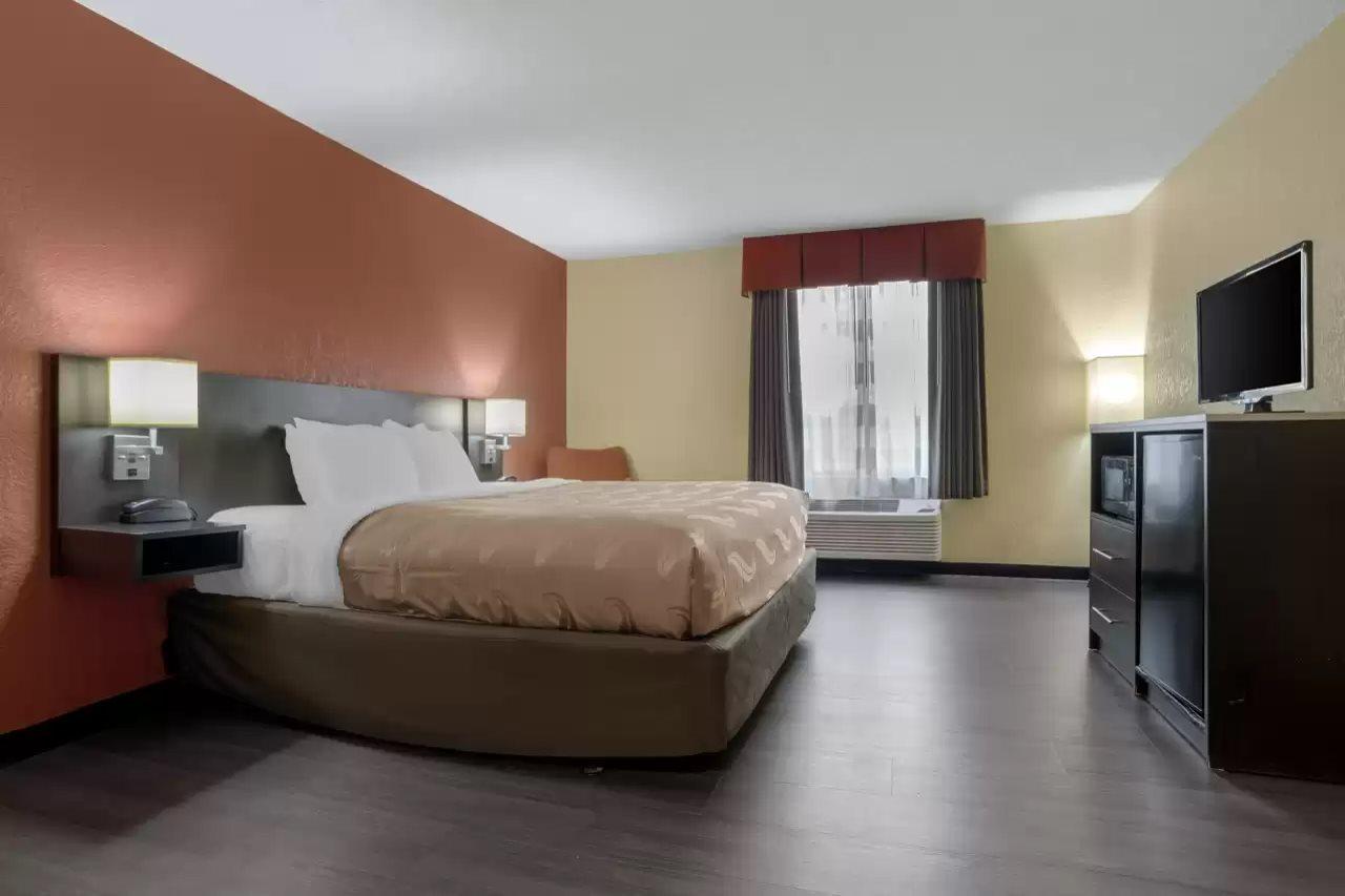 Quality Inn Phenix City Columbus Exteriör bild